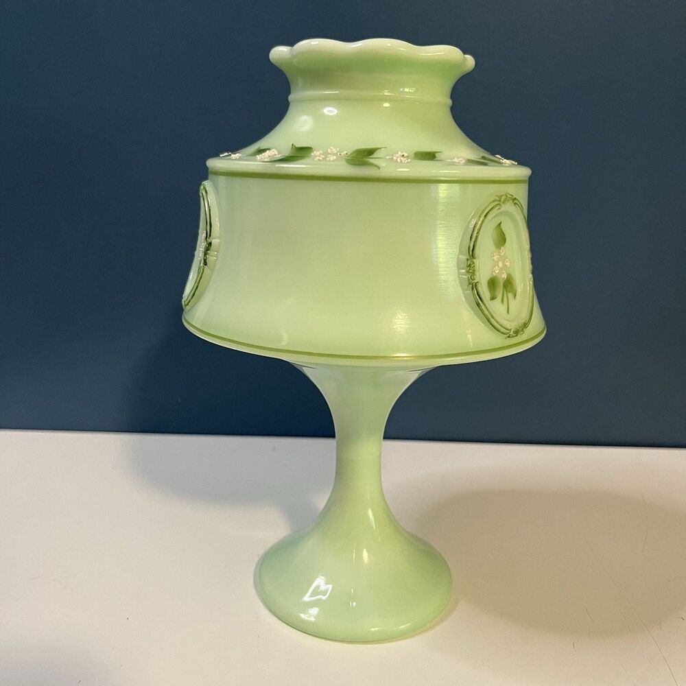 Vintage Westmoreland Jadeite Green Glass Fairy Light Lamp Cameo Beaded Pattern - Picture 4 of 15